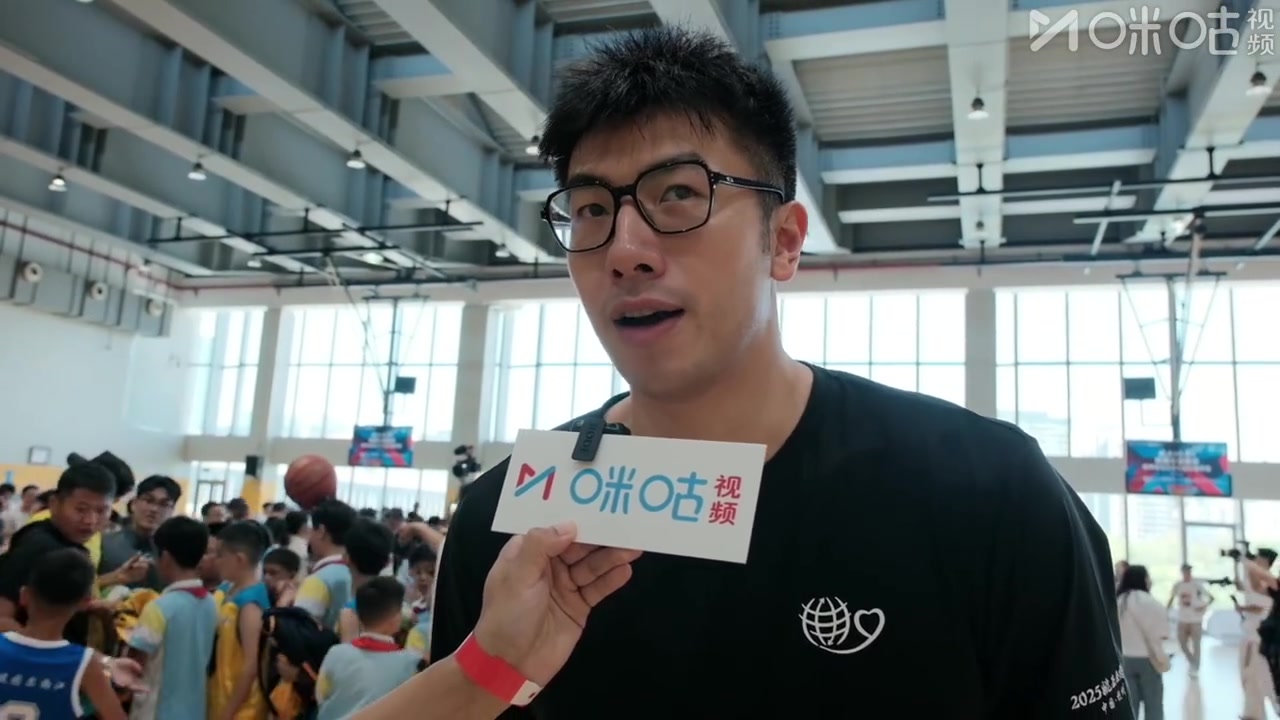 手游-邹雨宸：廖三宁已经发挥很好了 不用我支招 期待他决赛有好的发挥