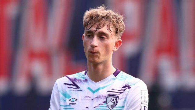 1745626139284067297.jpg heisen.jpg