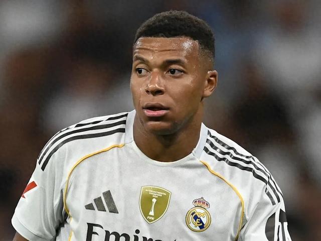 云游戏-姆巴佩父亲质疑阿隆索战术要求：这种级别的前锋不需要参与防守