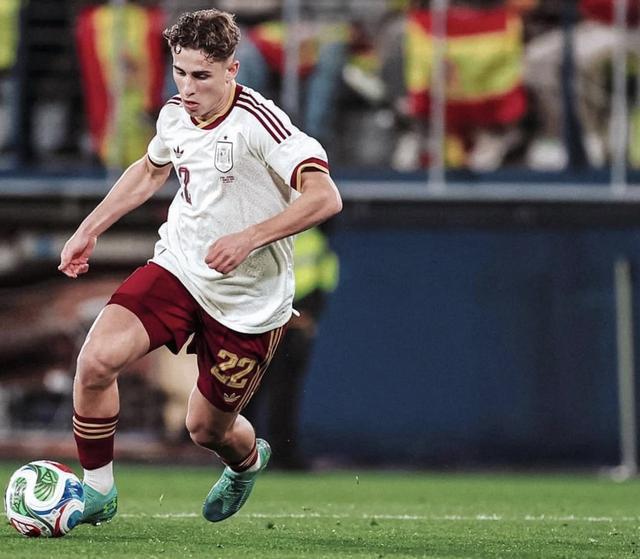 好玩的手机游戏大全-龙赛罗：费尔明是球场的一抹亮色，保持状态应在世界杯首发